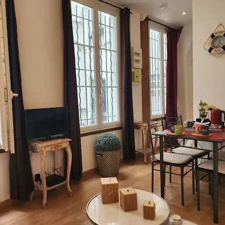 Logement Entier 2P Parigi Esterno foto